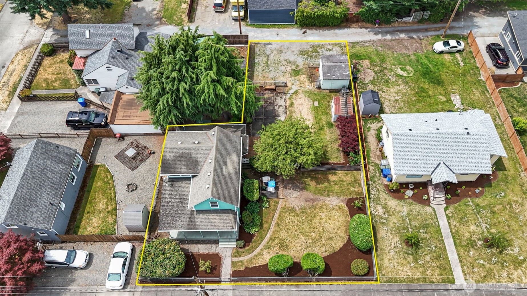 406 4th Street NE