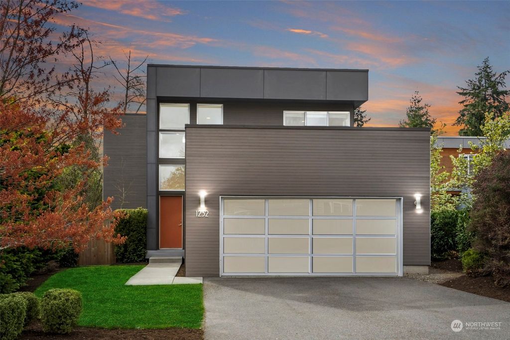 Photo of 1232 NE 117th Street, Seattle, WA 98125 (MLS # 2052430)