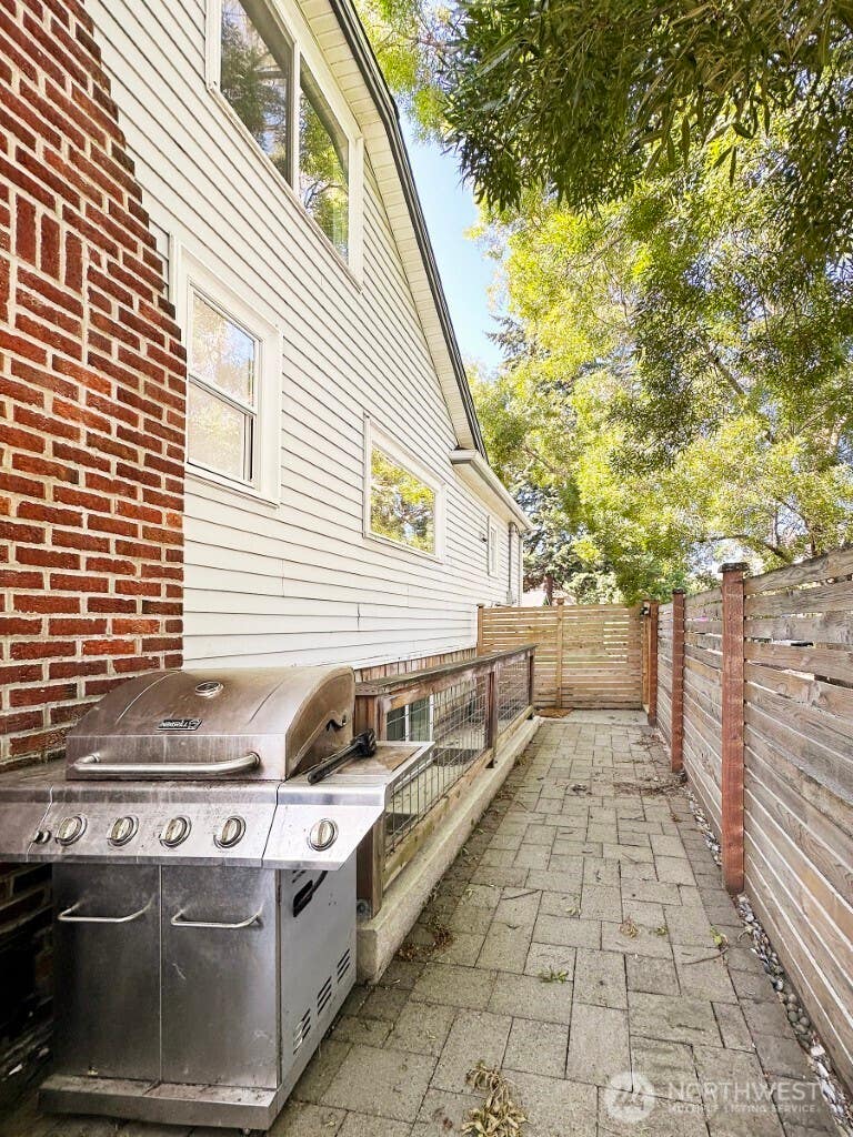 Photo of 300 NW 47th Street #ADU, Seattle, WA 98107 (MLS # 2569593)