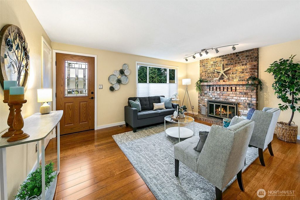 Photo of 640 SW 139th Street, Burien, WA 98166 (MLS # 2354059)