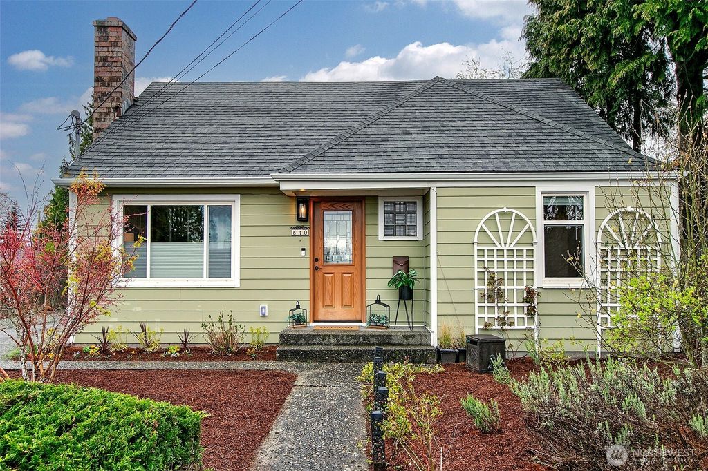 Photo of 640 SW 139th Street, Burien, WA 98166 (MLS # 2354059)