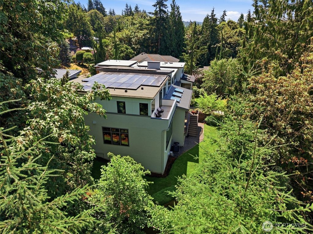 Photo of 9909 111th Avenue NE, Kirkland, WA 98033 (MLS # 2552001)