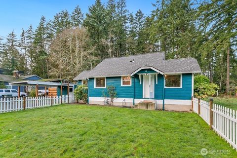 Photo of 733 Eden Road W, Bremerton, WA 98312 (MLS # 2464056)