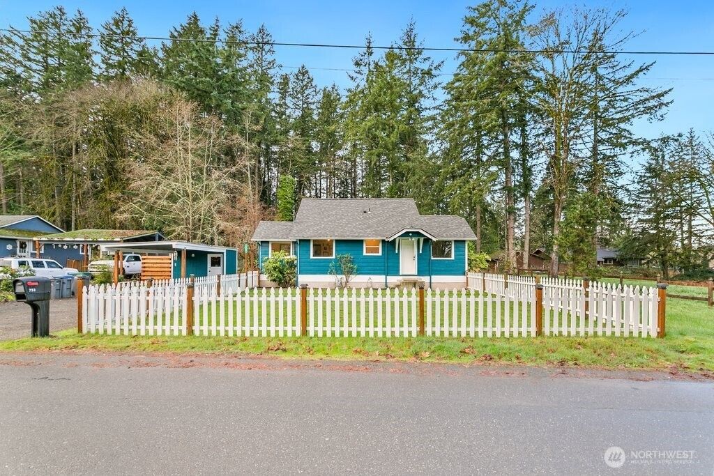 Photo of 733 Eden Road W, Bremerton, WA 98312 (MLS # 2464056)