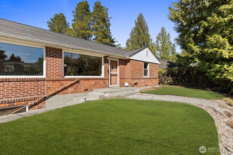 3516 SW 107th St.