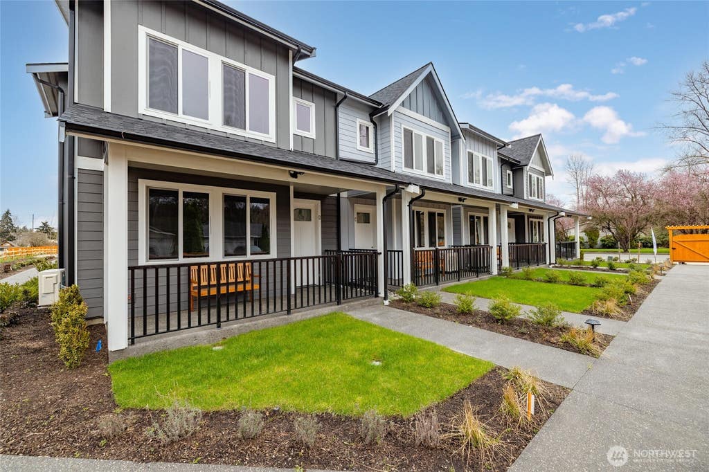 Photo of 1601 N Waugh Road #A, Mount Vernon, WA 98273 (MLS # 2570162)