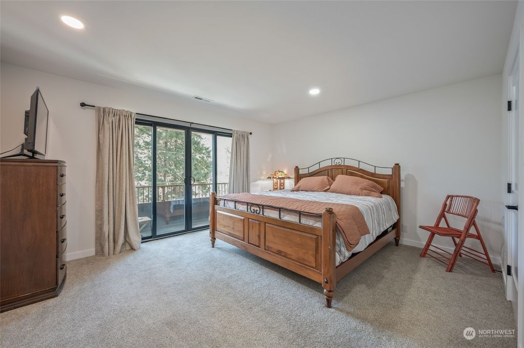 listing image 9368278018283618404
