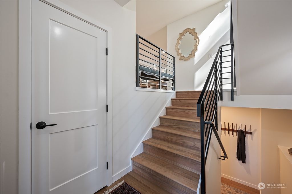 listing image 9366955915611758112