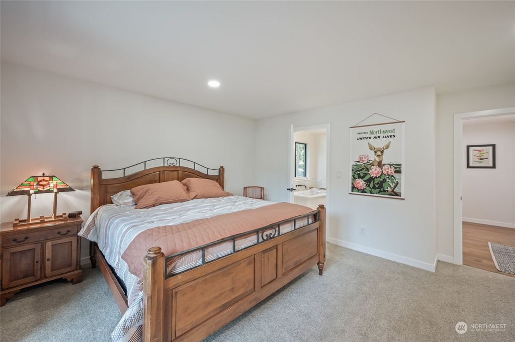 listing image 9366238286681579775