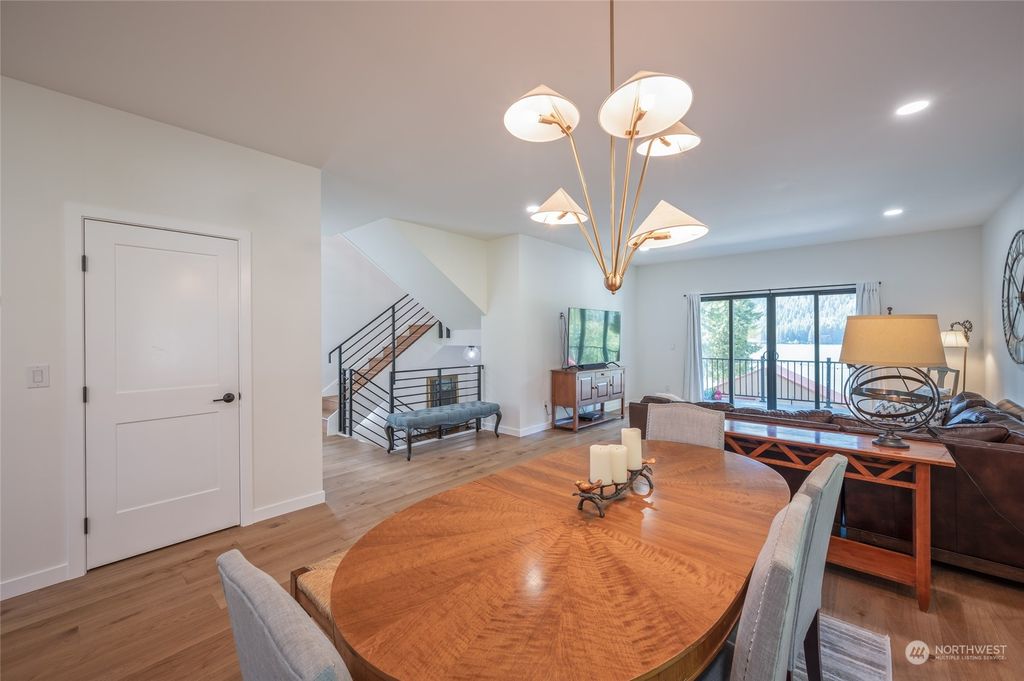 listing image 9363346053326160105