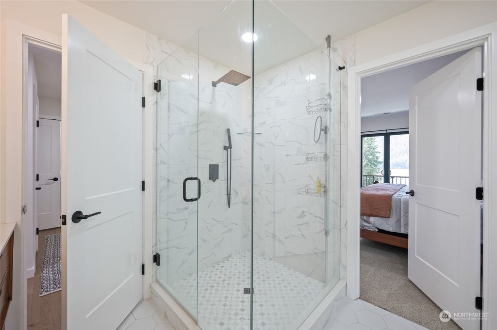 listing image 9362601374030980080