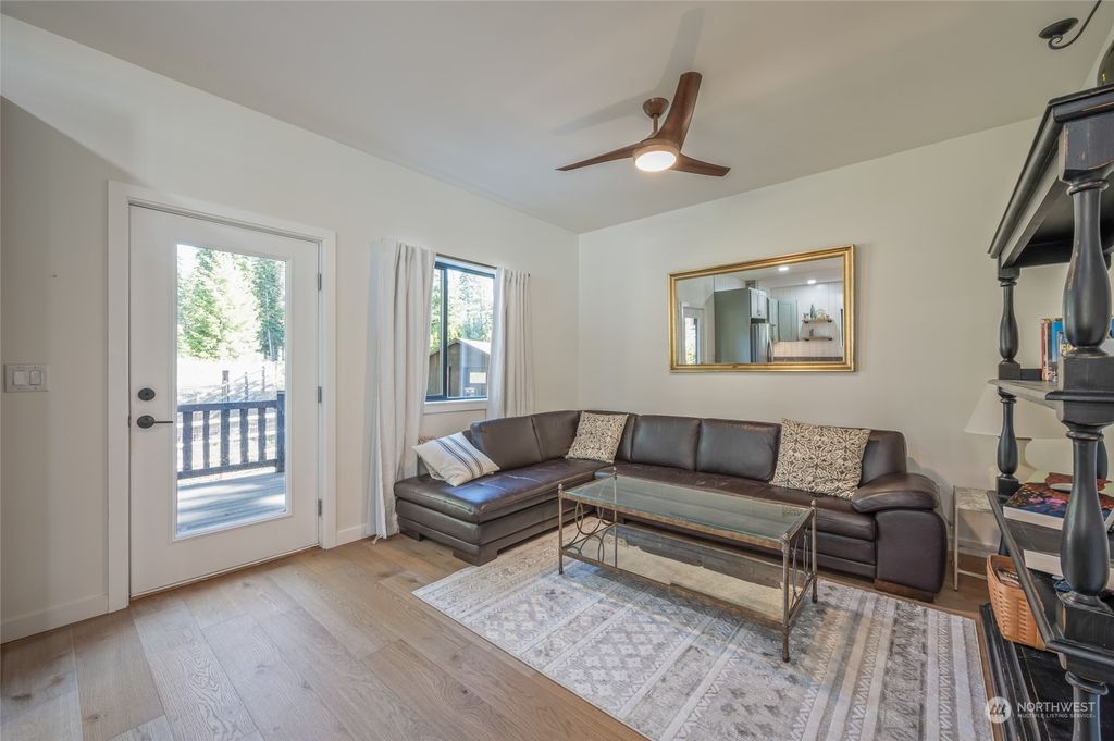 listing image 9360604790617844099