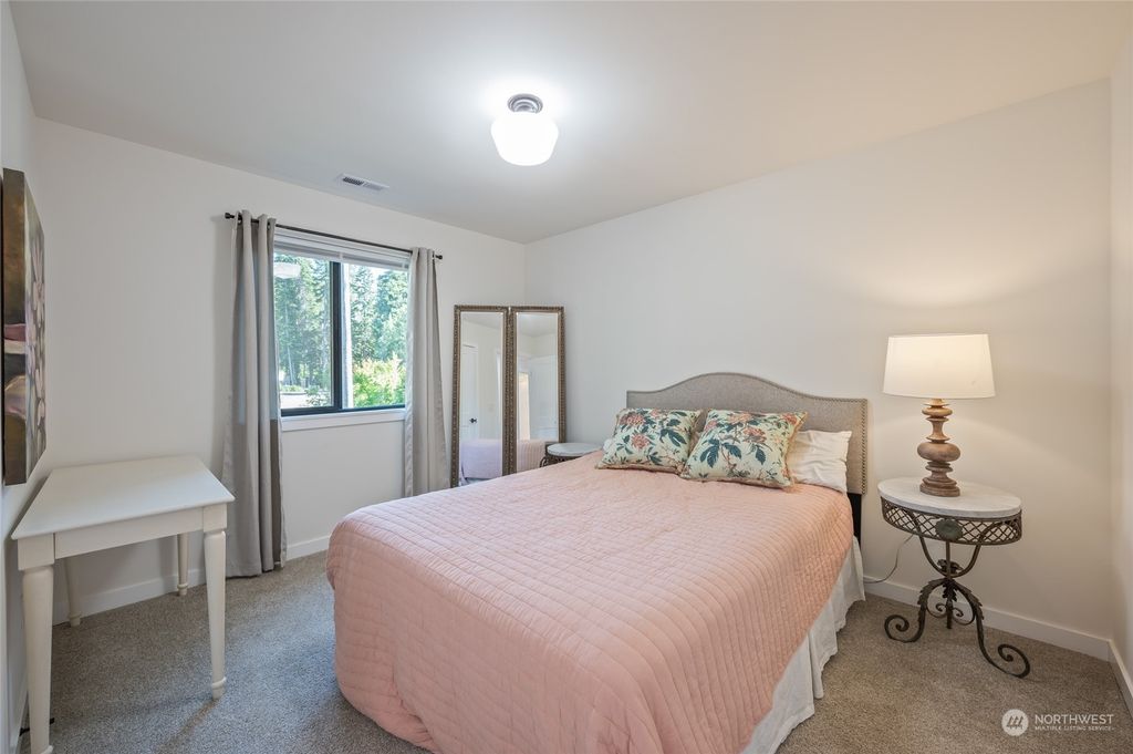 listing image 9368852908892592672