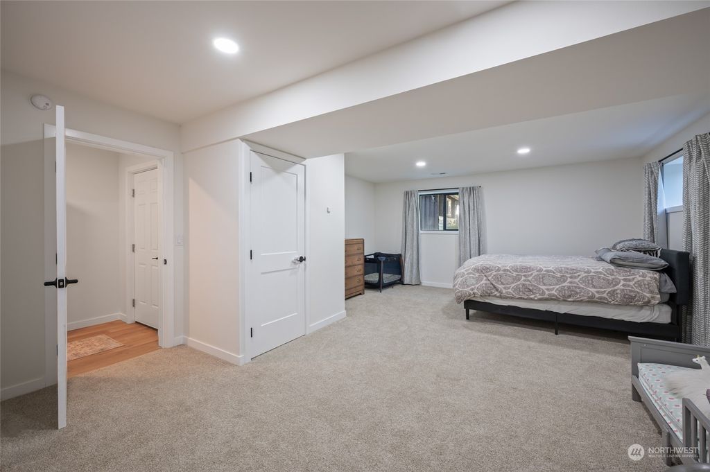 listing image 9368419733012067019
