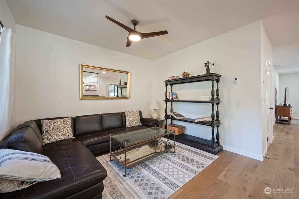 listing image 9367427959224027443