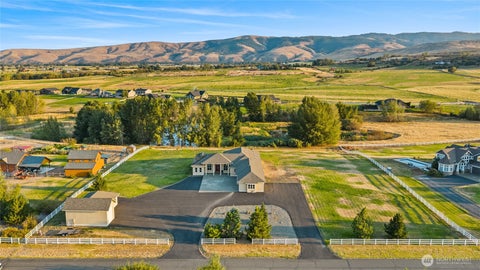 Photo of 240 Majestic Heights Drive, Ellensburg, WA 98926 (MLS # 2572660)