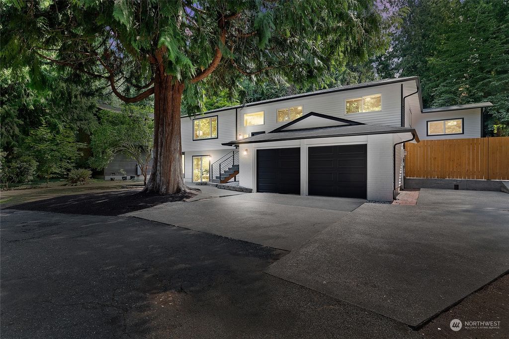 Photo of 1413 SW 307th Street, Federal Way, WA 98023 (MLS # 2134903)