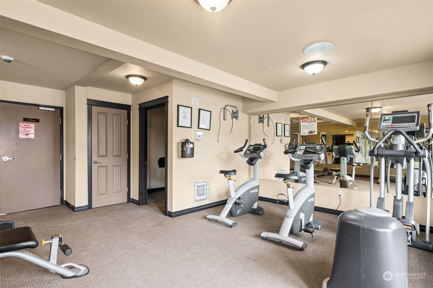 Bellingham, Washington 98225, United States, 2 Bedrooms Bedrooms, ,2 BathroomsBathrooms,Residential,Pending,10631