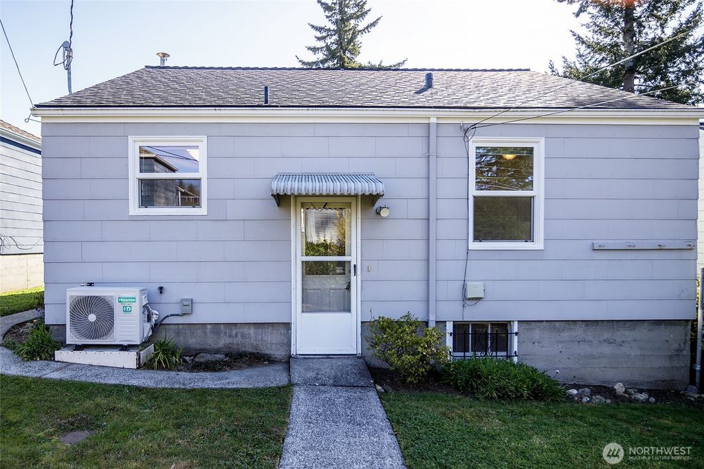 Photo of 4437 47th Avenue SW, Seattle, WA 98116 (MLS # 2507624)