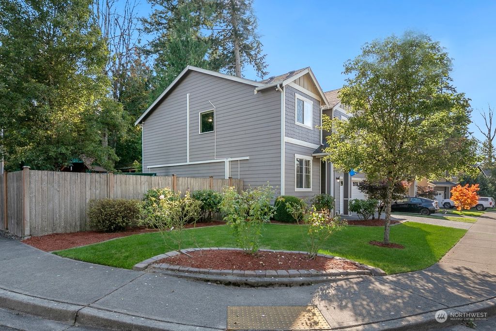 Photo of 5035 NE 2nd Court, Renton, WA 98059 (MLS # 2286411)