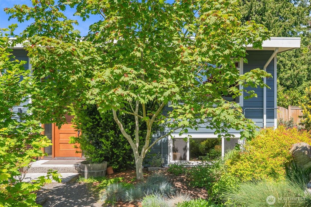 Photo of 7105 190th Street SW, Lynnwood, WA 98036 (MLS # 2523949)