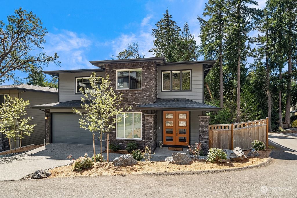 Photo of 7213 NE 118th Court, Kirkland, WA 98034 (MLS # 2047166)