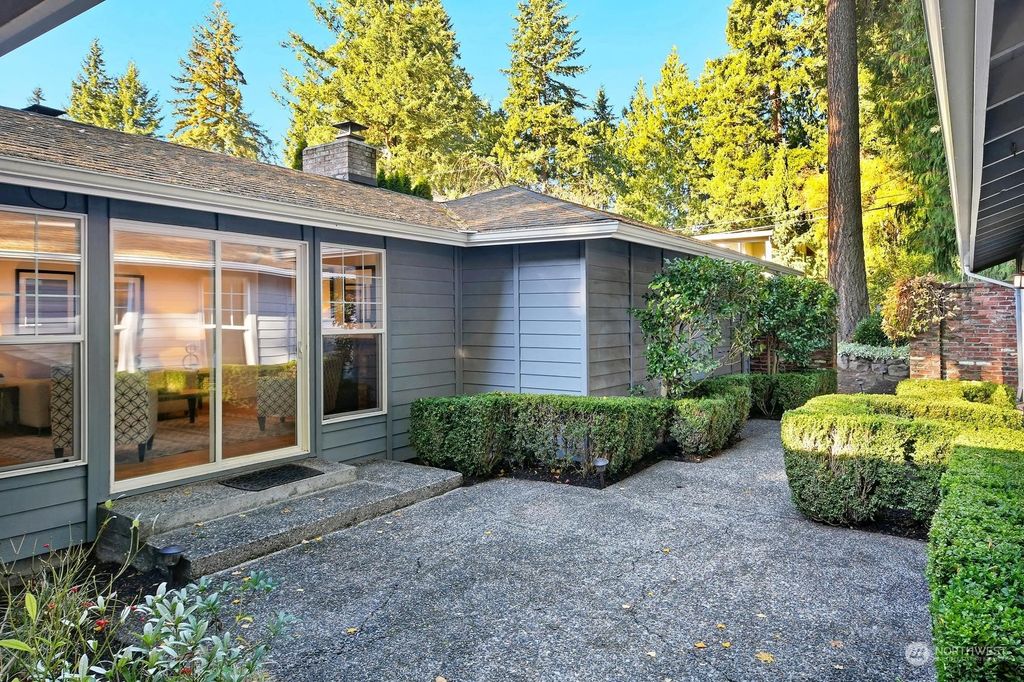 Photo of 3547 NE 187th Street, Lake Forest Park, WA 98155 (MLS # 2180241)