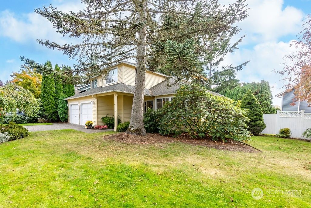 Photo of 17625 NE 131st Place, Redmond, WA 98052 (MLS # 2303506)
