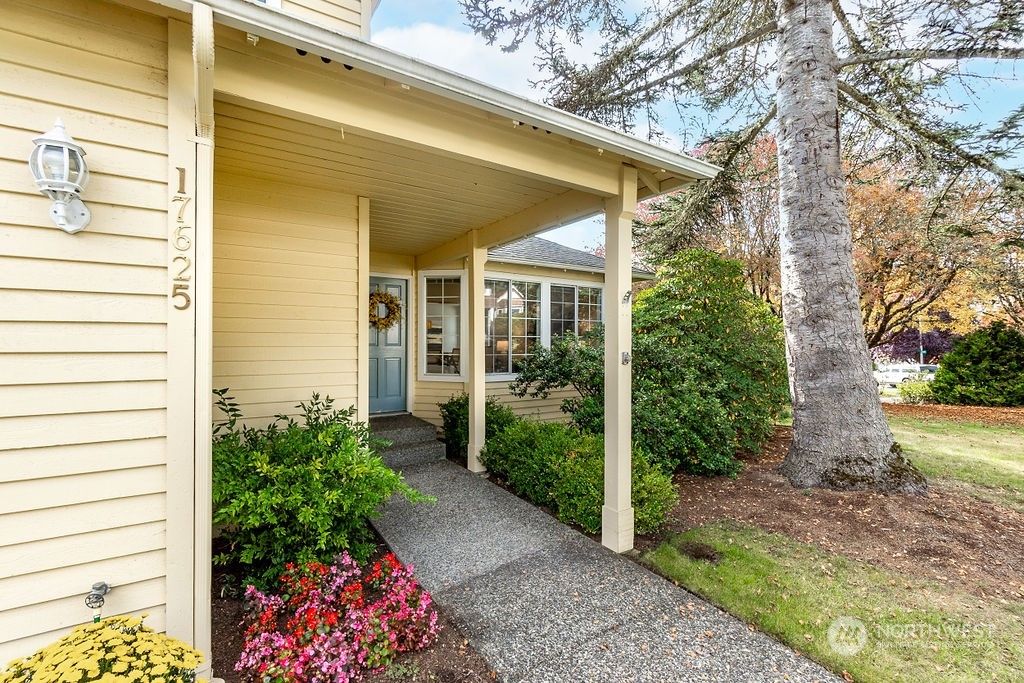 Photo of 17625 NE 131st Place, Redmond, WA 98052 (MLS # 2303506)