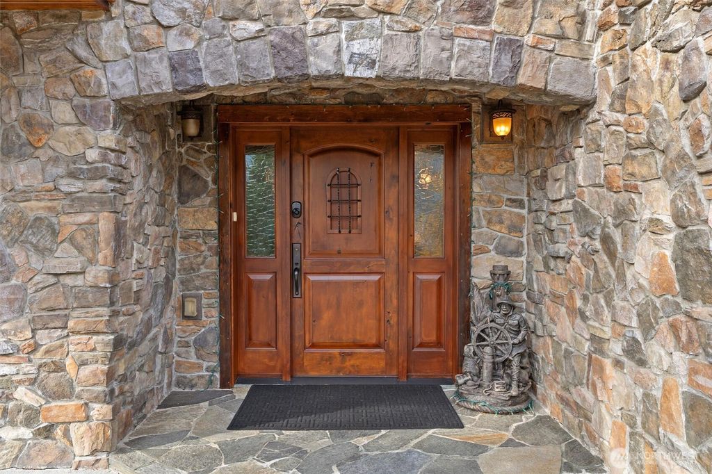 Photo of 1310 Snoqualmie Drive, Snoqualmie Pass, WA 98068 (MLS # 2455347)