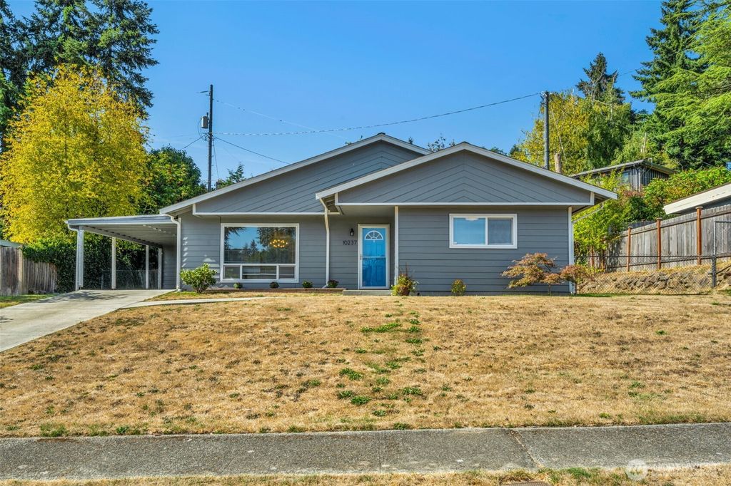 Photo of 10237 31st Avenue SW, Seattle, WA 98146 (MLS # 2434641)