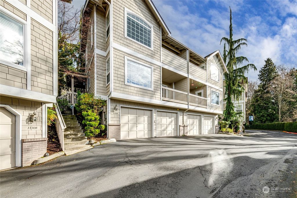 Photo of 11314 Ohde Circle, Kirkland, WA 98033 (MLS # 2195338)
