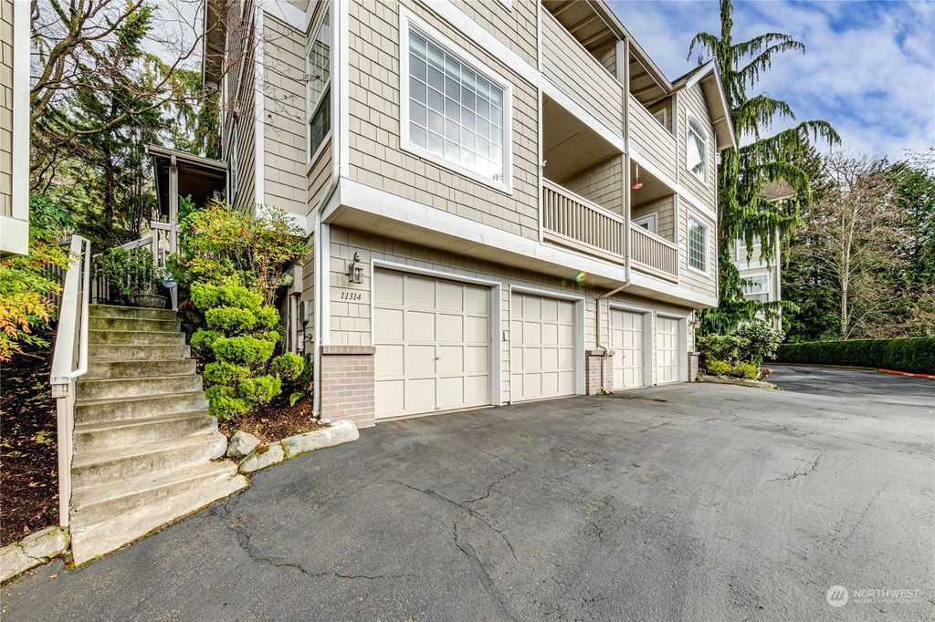 Photo of 11314 Ohde Circle, Kirkland, WA 98033 (MLS # 2195338)