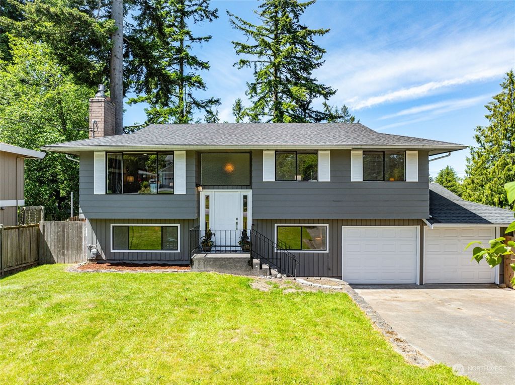 Photo of 5006 Sunset Lane, Everett, WA 98203 (MLS # 2250851)