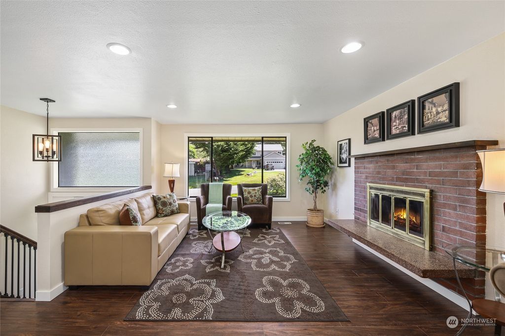 Photo of 5006 Sunset Lane, Everett, WA 98203 (MLS # 2250851)
