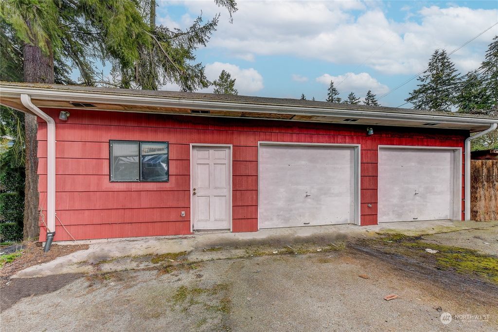 Photo of 17934 Fremont Avenue N, Shoreline, WA 98133 (MLS # 2042932)