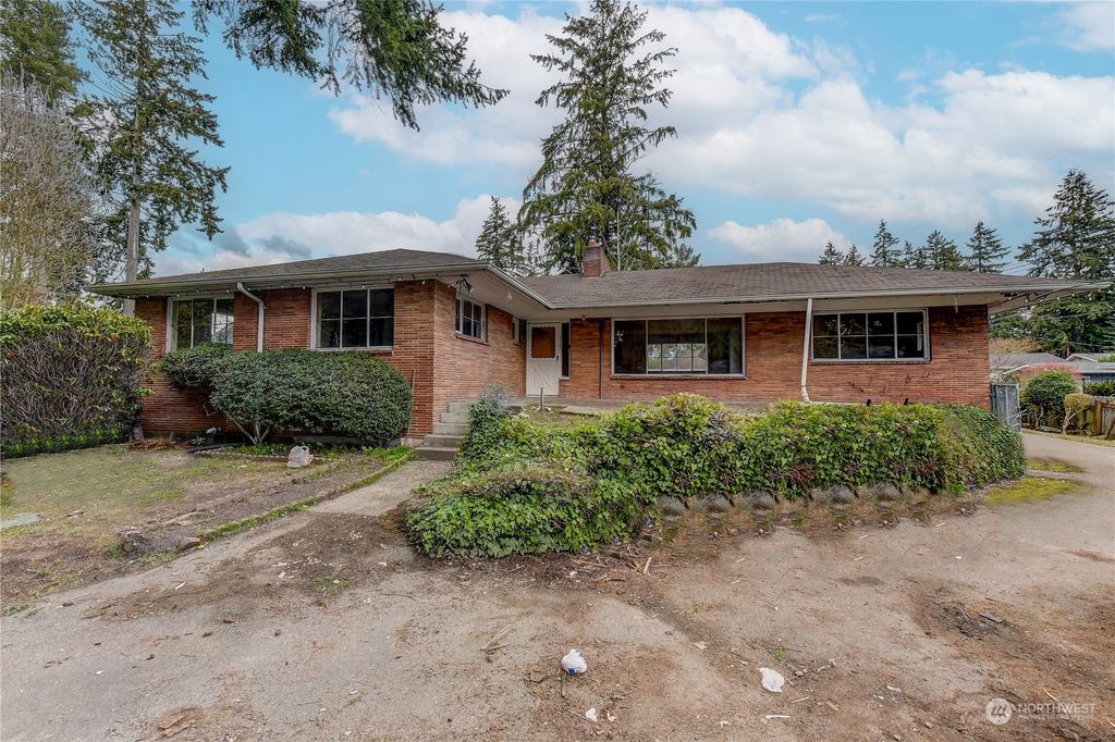 Photo of 17934 Fremont Avenue N, Shoreline, WA 98133 (MLS # 2042932)