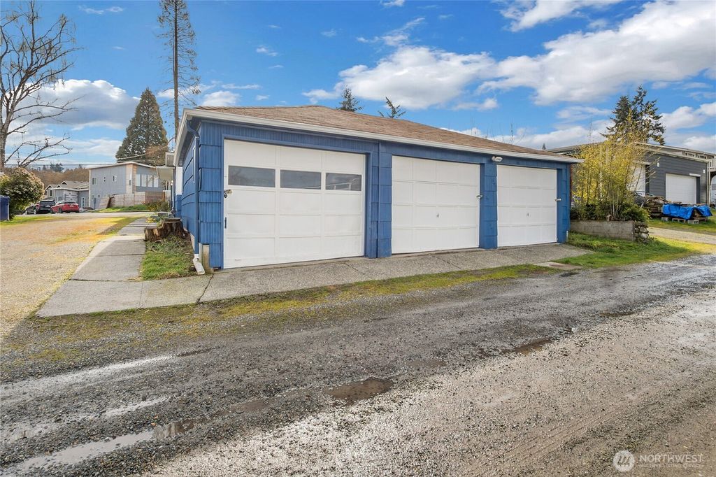 Photo of 1536 -1538 S Walters Road, Tacoma, WA 98465 (MLS # 2494752)