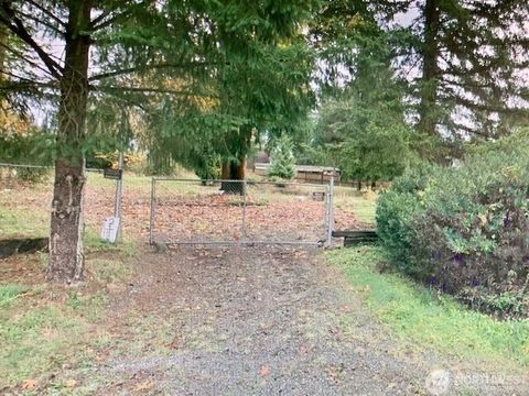 Photo of 21422 184th Avenue SE, Renton, WA 98058 (MLS # 2412277)