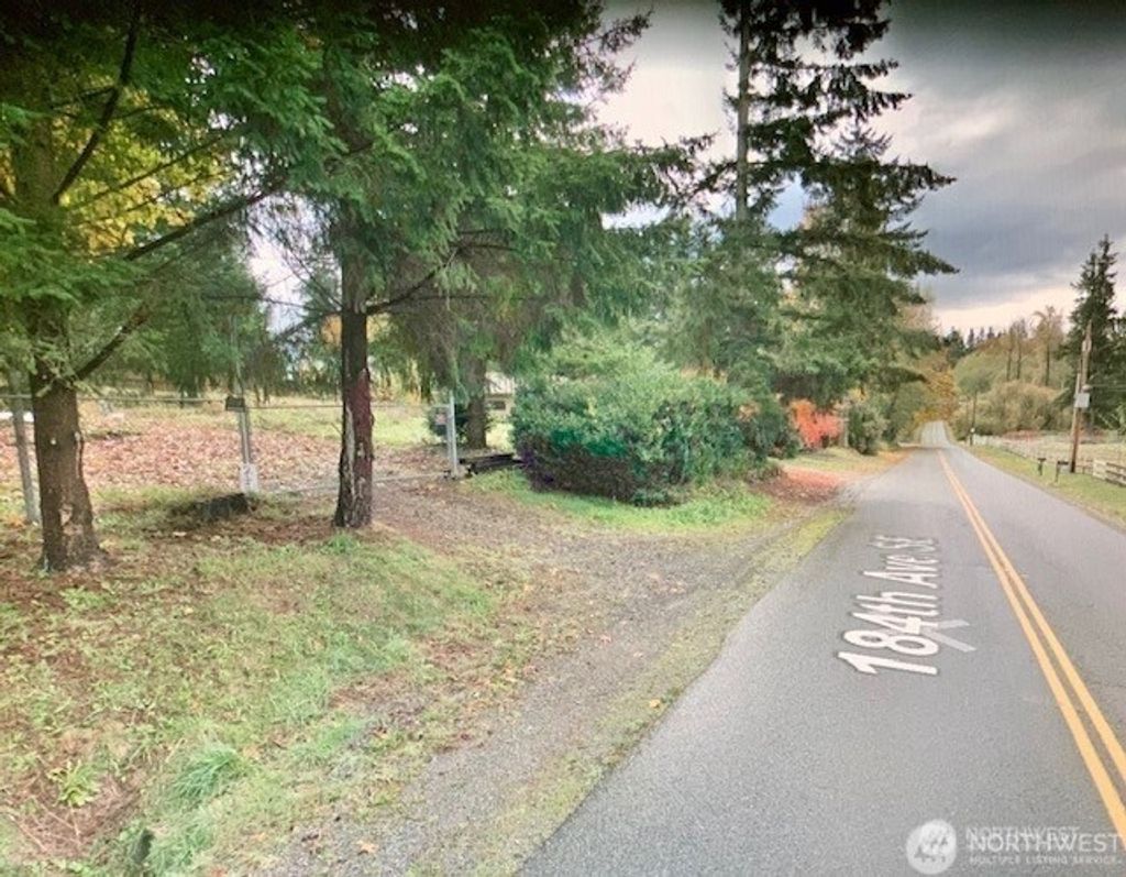 Photo of 21422 184th Avenue SE, Renton, WA 98058 (MLS # 2412277)