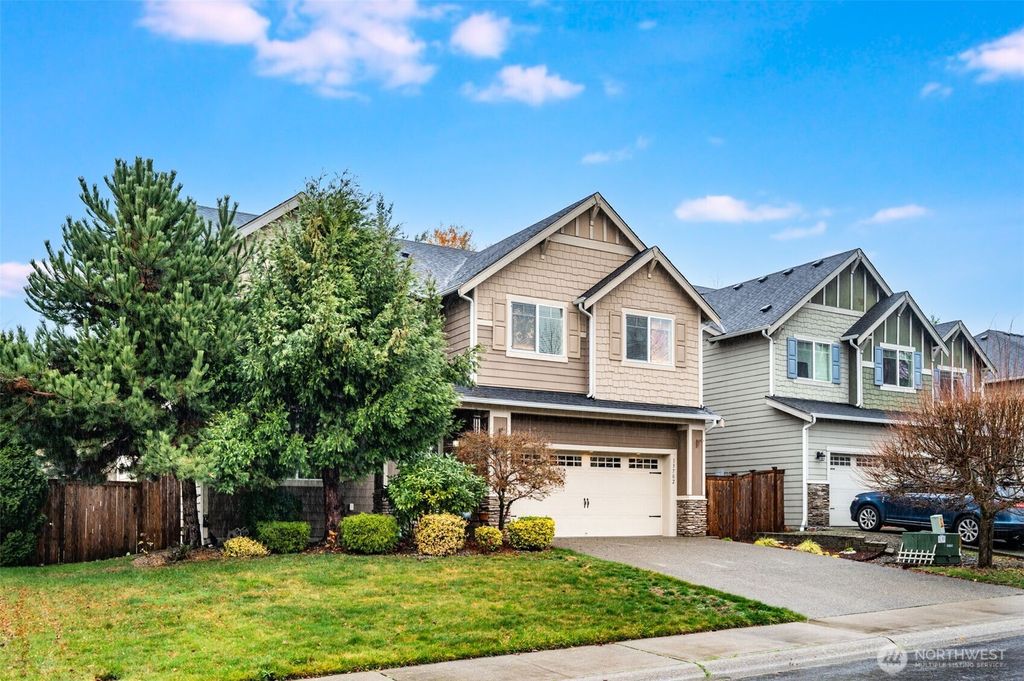 Photo of 13702 74th Avenue Ct E, Puyallup, WA 98373 (MLS # 2458262)