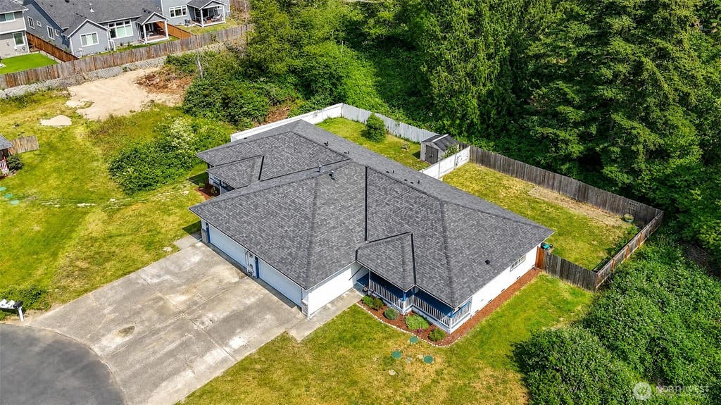 Photo of 11002 11004 72nd Avenue E, Puyallup, WA 98373 (MLS # 2541767)