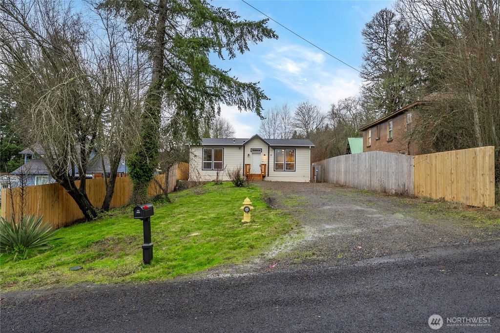 Photo of 52 SE Spring St St, Chehalis, WA 98532 (MLS # 2465414)