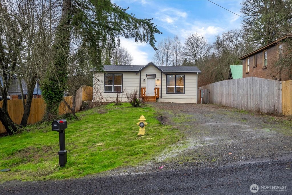 Photo of 52 SE Spring St St, Chehalis, WA 98532 (MLS # 2465414)