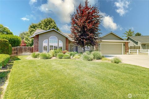 Photo of 1726 SE Grassland Court, College Place, WA 99324 (MLS # 2503439)