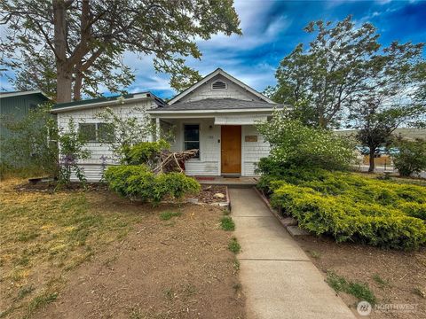Photo of 741 5th Avenue S, Okanogan, WA 98840 (MLS # 2528290)