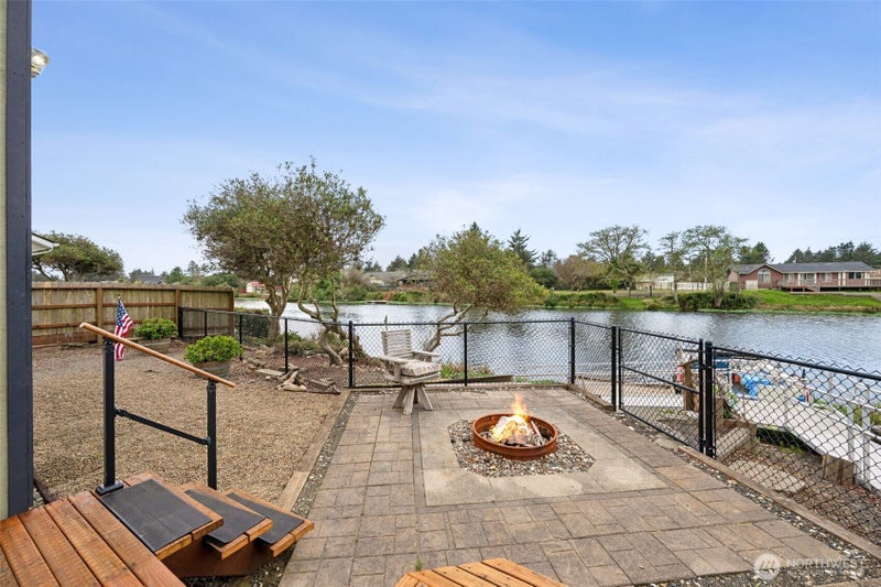 263 Canal Drive NE