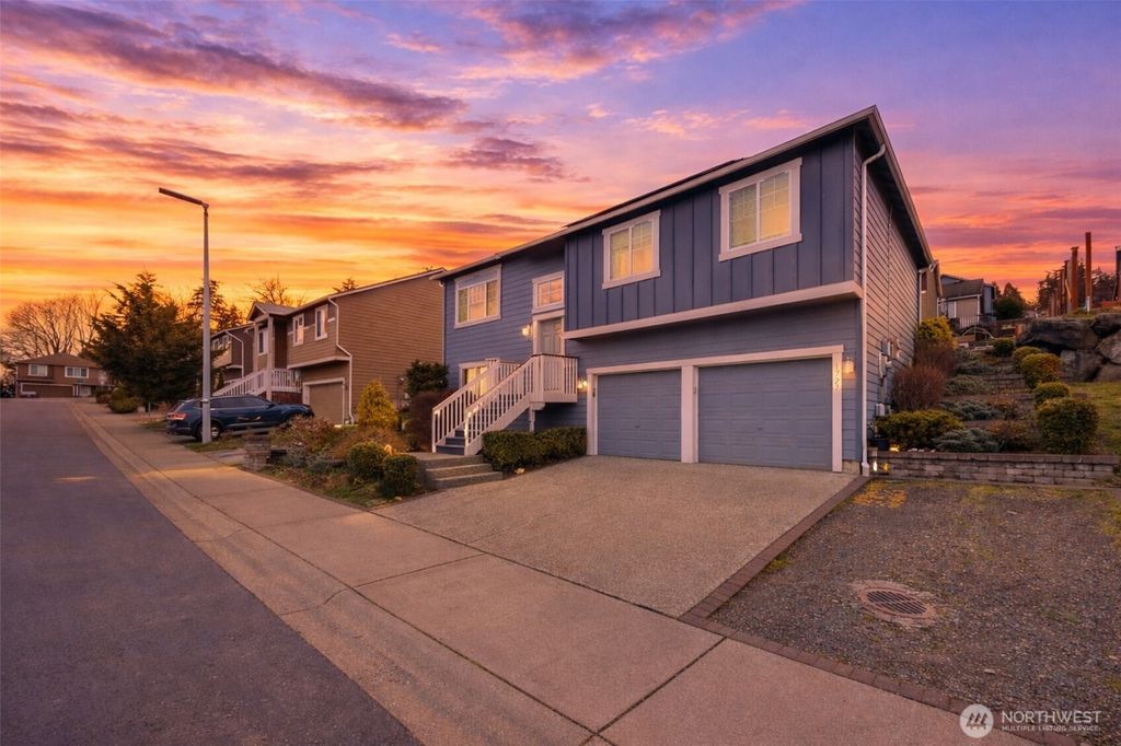 Photo of 1727 71st Avenue SE, Lake Stevens, WA 98258 (MLS # 2463735)