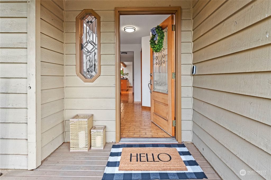 Photo of 628 151st Place NE, Bellevue, WA 98007 (MLS # 2320670)