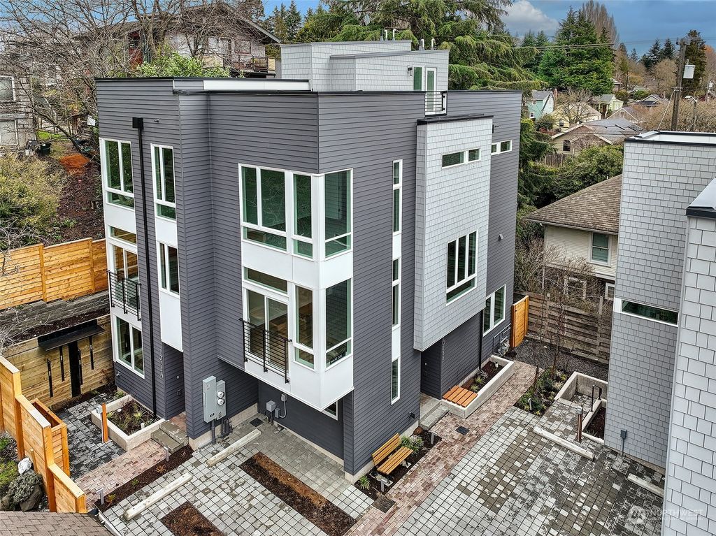 Photo of 1028 A NE 70th Street, Seattle, WA 98115 (MLS # 2044420)